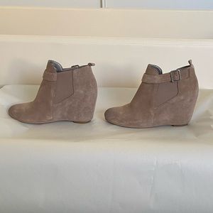 Tesori suede tan booties